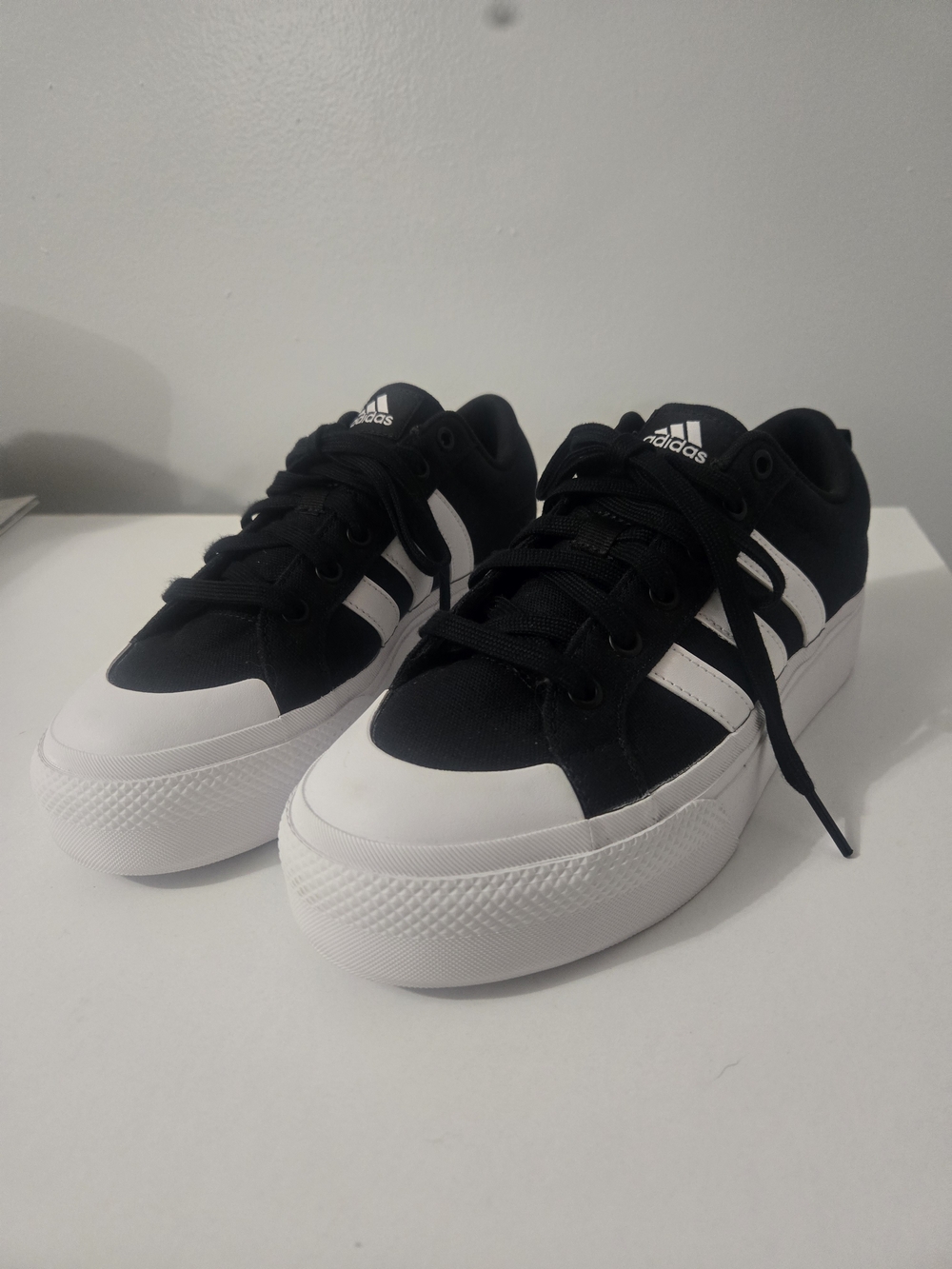 Adidas Bravada 2.0 Platform Canvas Sneakers – Black / White – Womens Size 8 - Picture 2 of 4